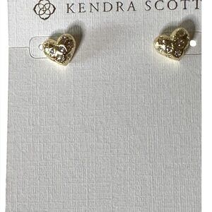 NIP Kendra Scott Holland Heart Stud Earrings. Retail $65.00